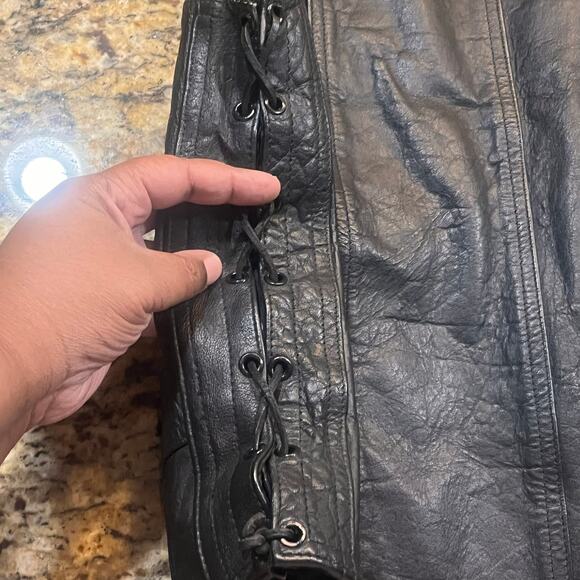 Leather Works Genuine Leather Motorcycle Biker Vest Size 42 Black Patches Men - Picture 3 of 9